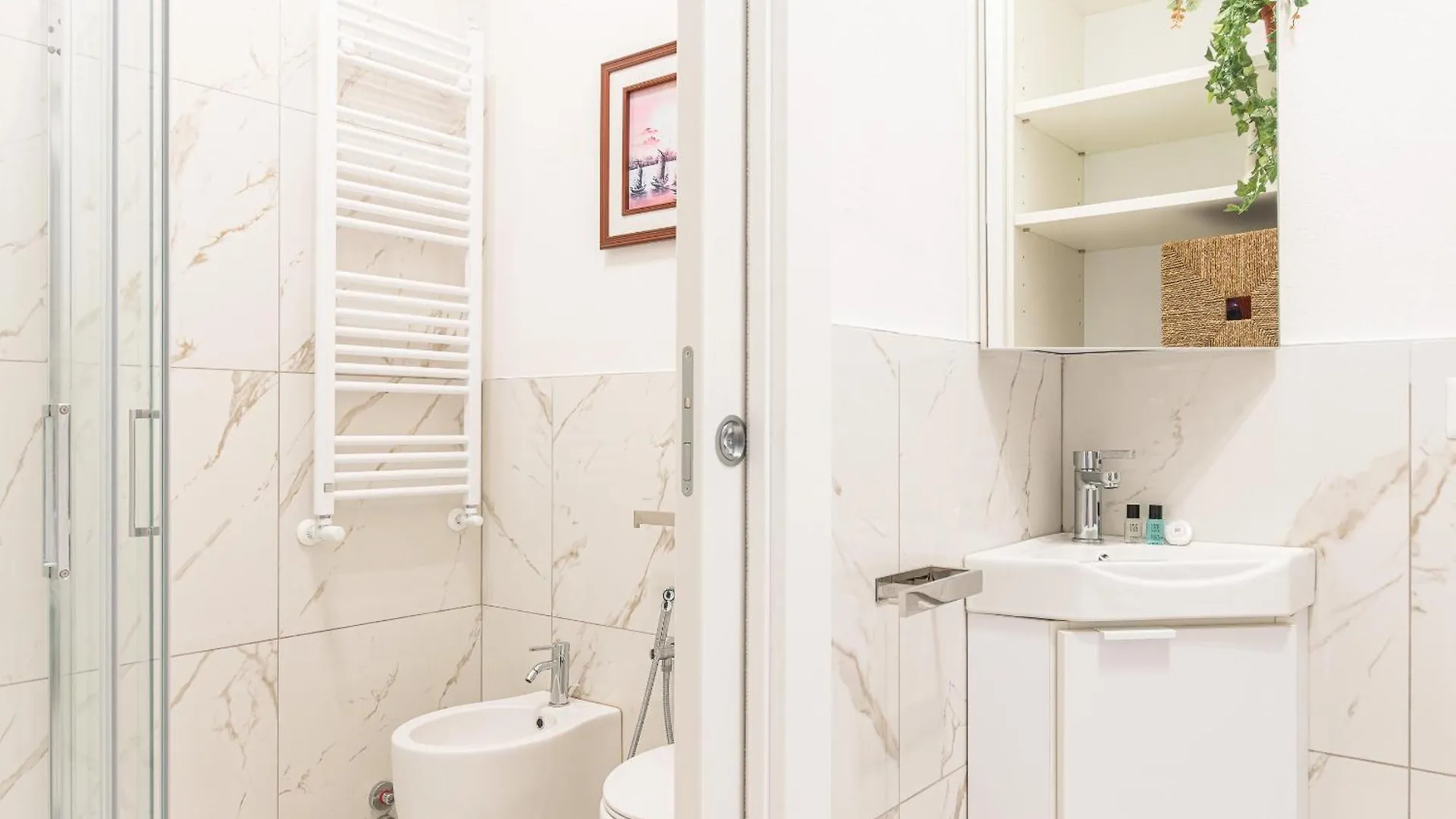 Design Apartment - Tricolore, Macedonio Melloni Milan Italy