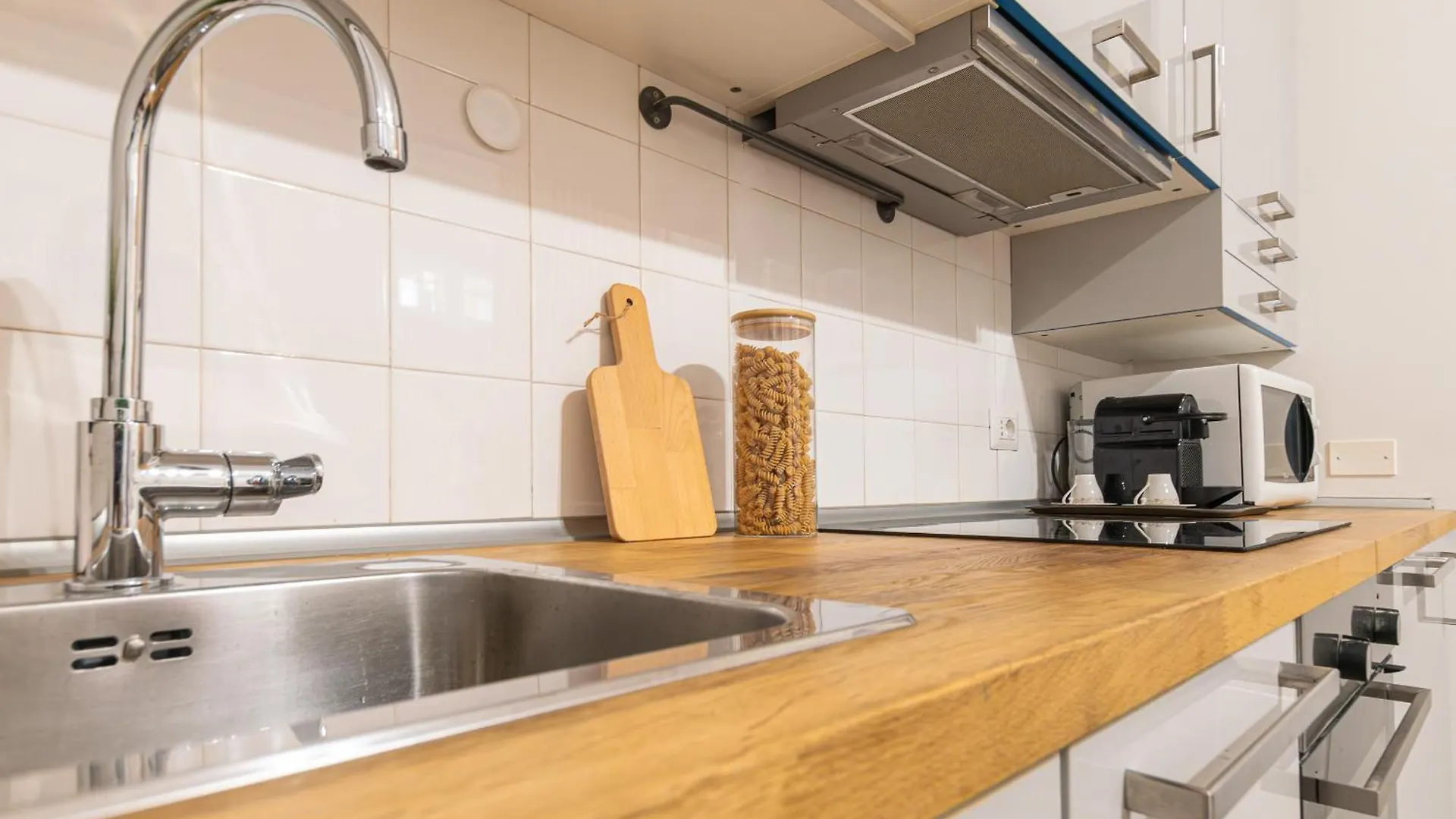Design Apartment - Tricolore, Macedonio Melloni Milan