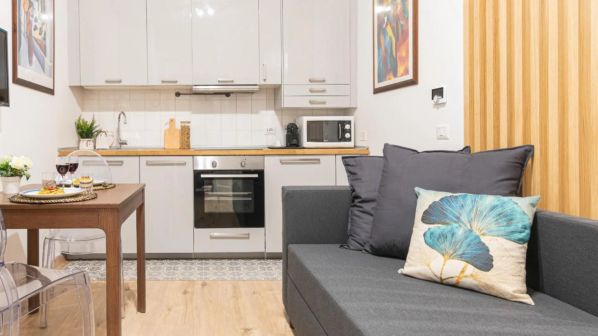 Design Apartment - Tricolore, Macedonio Melloni Milan