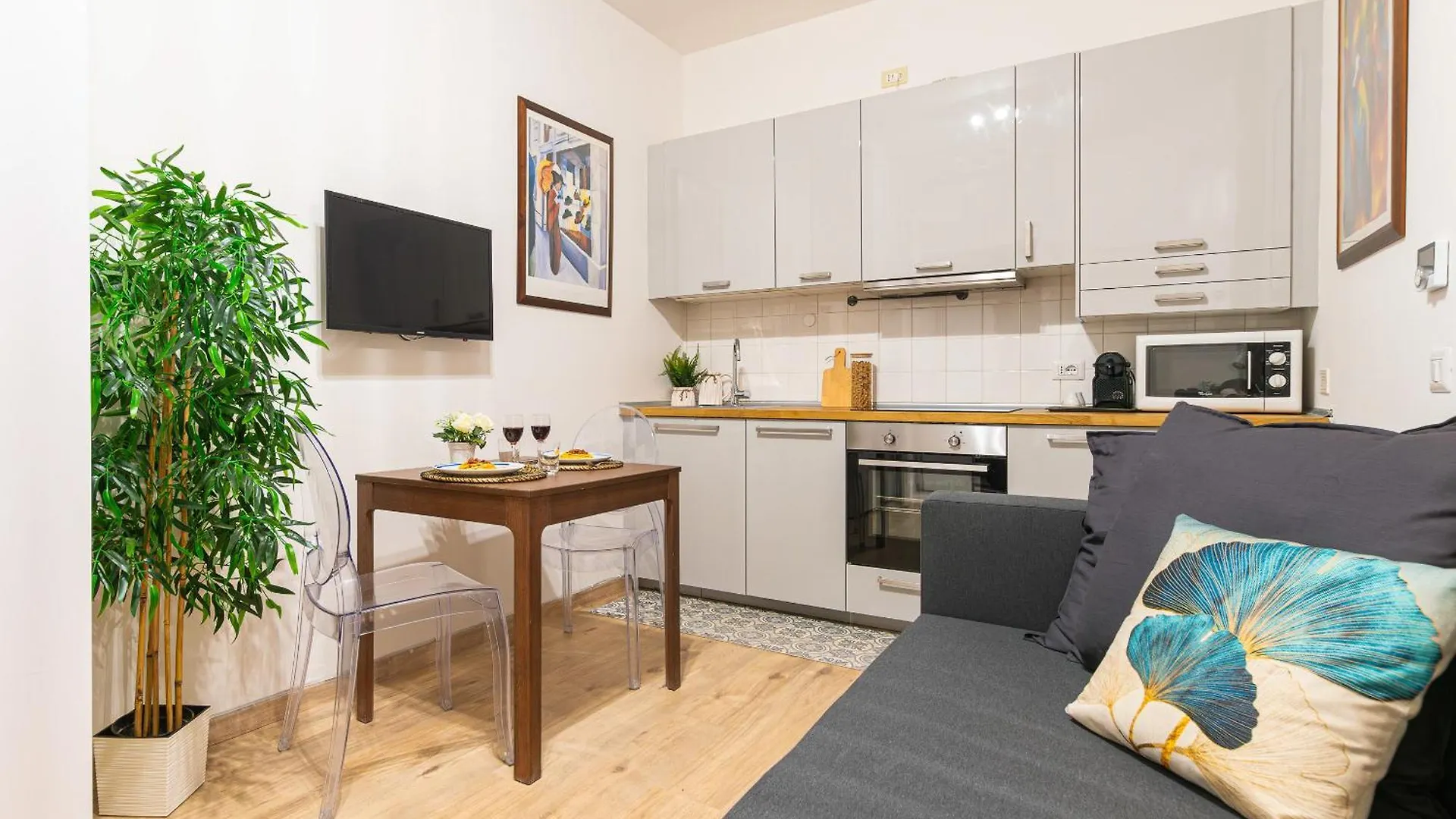 Design Apartment - Tricolore, Macedonio Melloni Milan