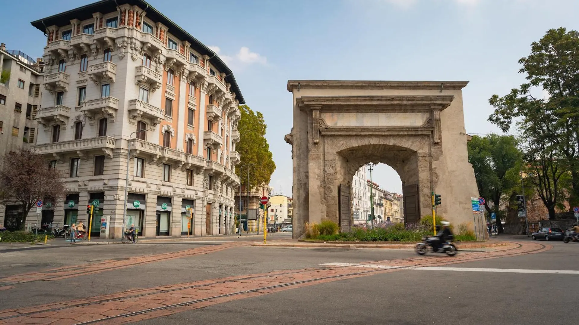 Design Apartment - Tricolore, Macedonio Melloni Milano